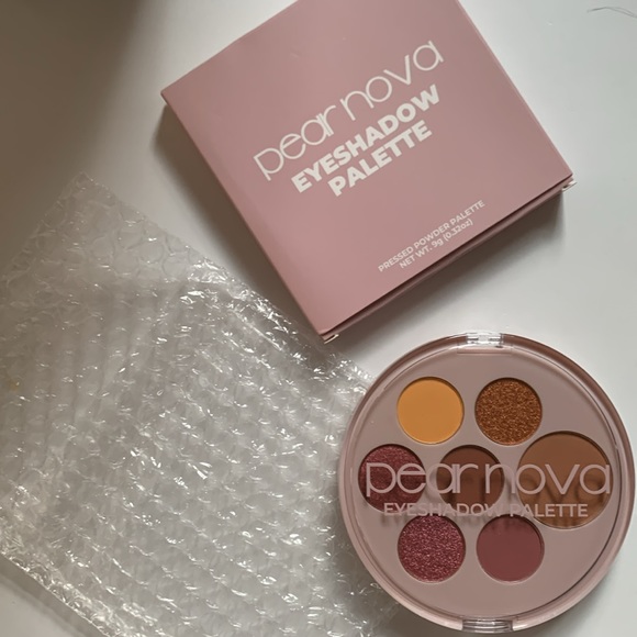 PEAR NOVA Eyeshadow Palette Allure - Picture 6 of 7